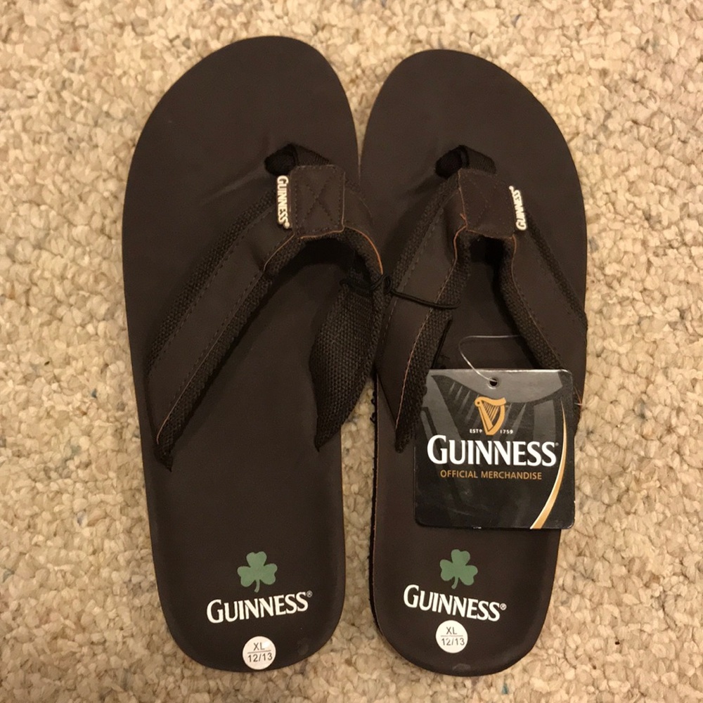 NWT men’s flip flops
